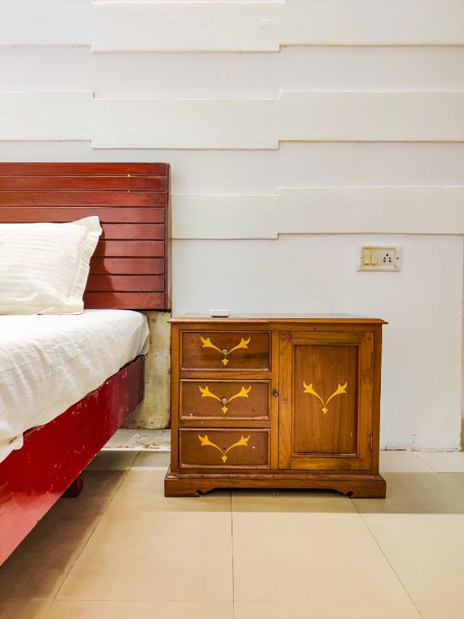 Piggy Calangute By Urban Nomads - Dorms & Pvt Rooms GOA Extérieur photo