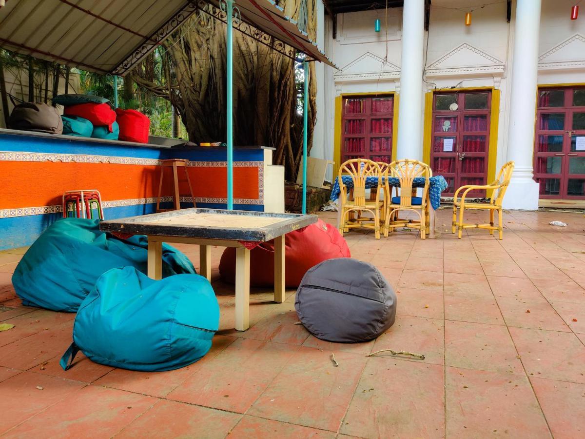 Piggy Calangute By Urban Nomads - Dorms & Pvt Rooms GOA Extérieur photo