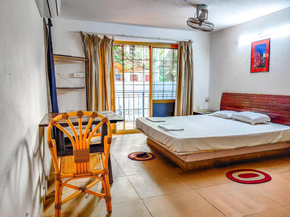 Piggy Calangute By Urban Nomads - Dorms & Pvt Rooms GOA Extérieur photo